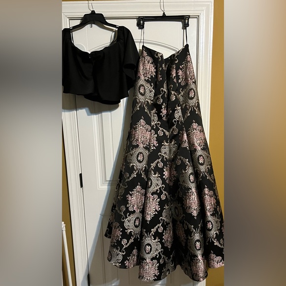 Formal 2 piece gown. Classy, Unique, Sophisticated! - Picture 6 of 7